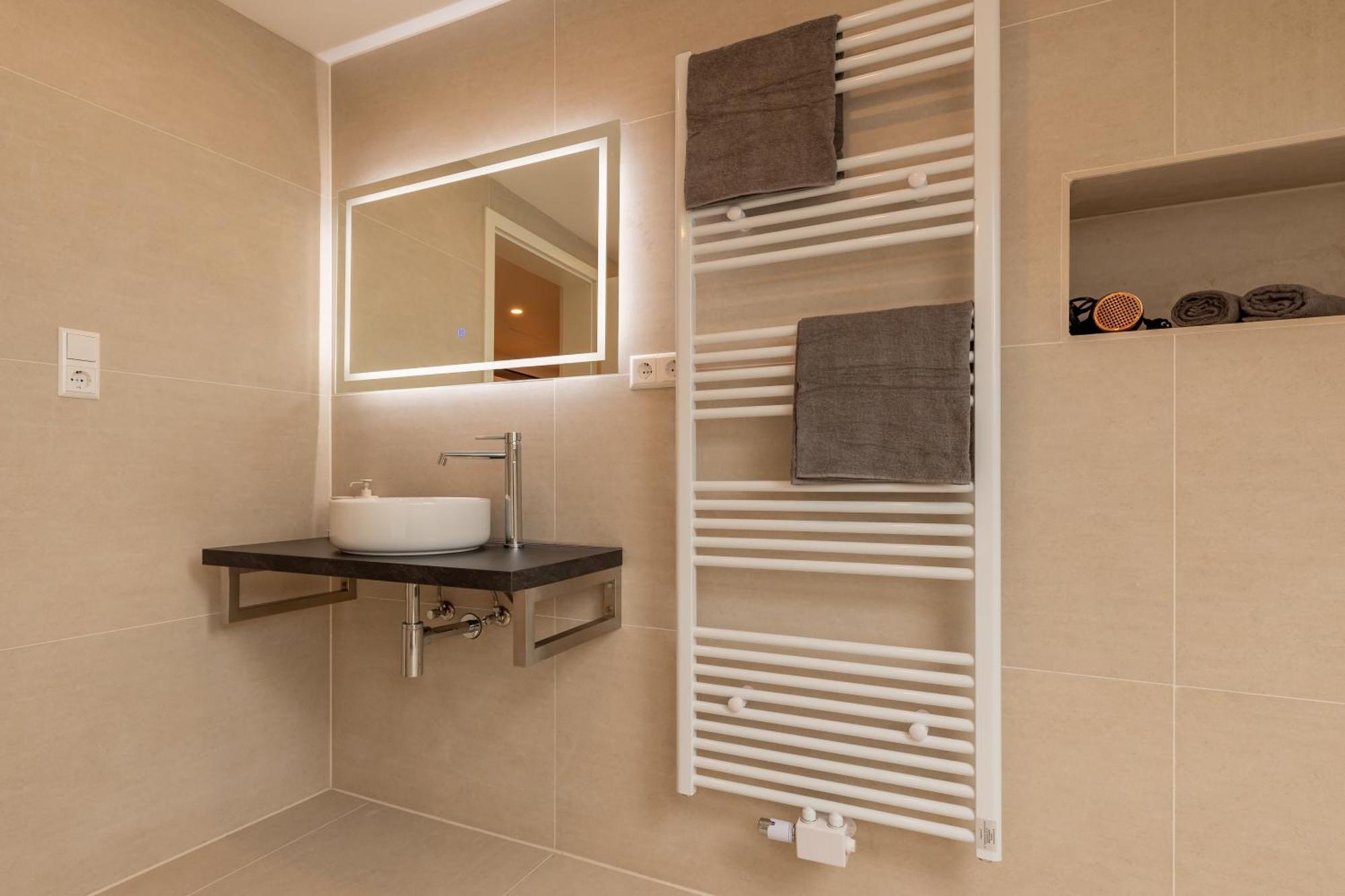 Moderne City Appartments เคมนิตซ์ ภายนอก รูปภาพ