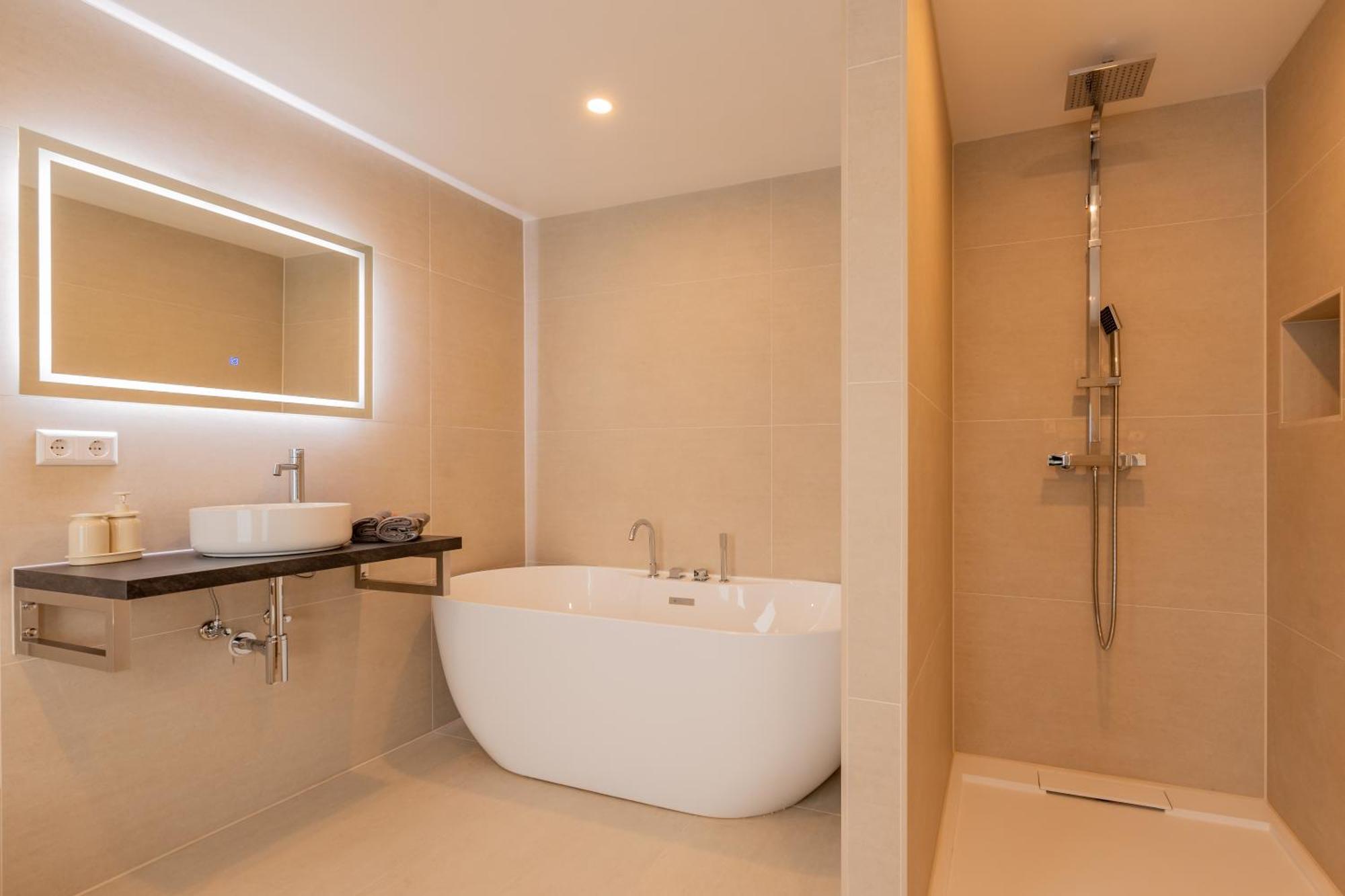 Moderne City Appartments เคมนิตซ์ ภายนอก รูปภาพ
